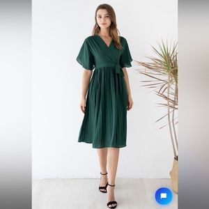 Chicwish sage green midi dress 🤍
